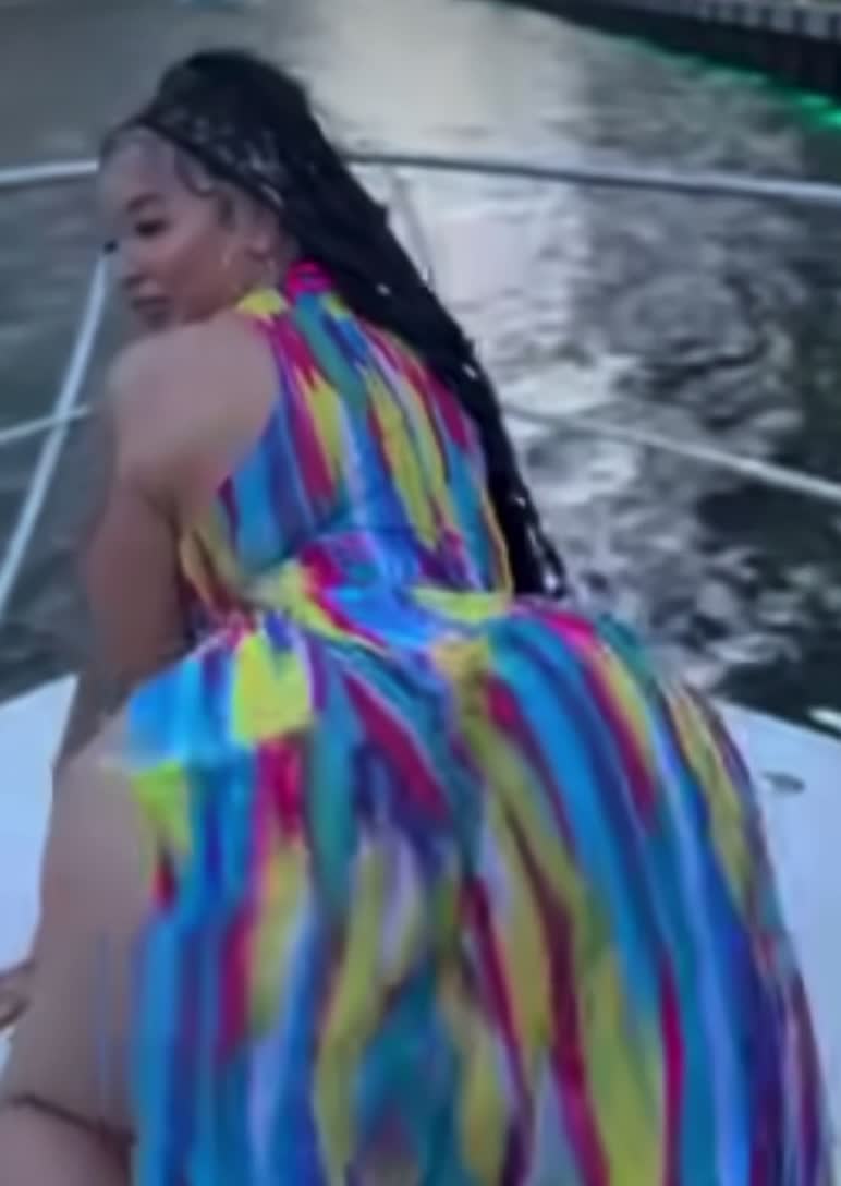 ‪+1 (443) 848‑9582‬'s whatsapp video thumbnail
