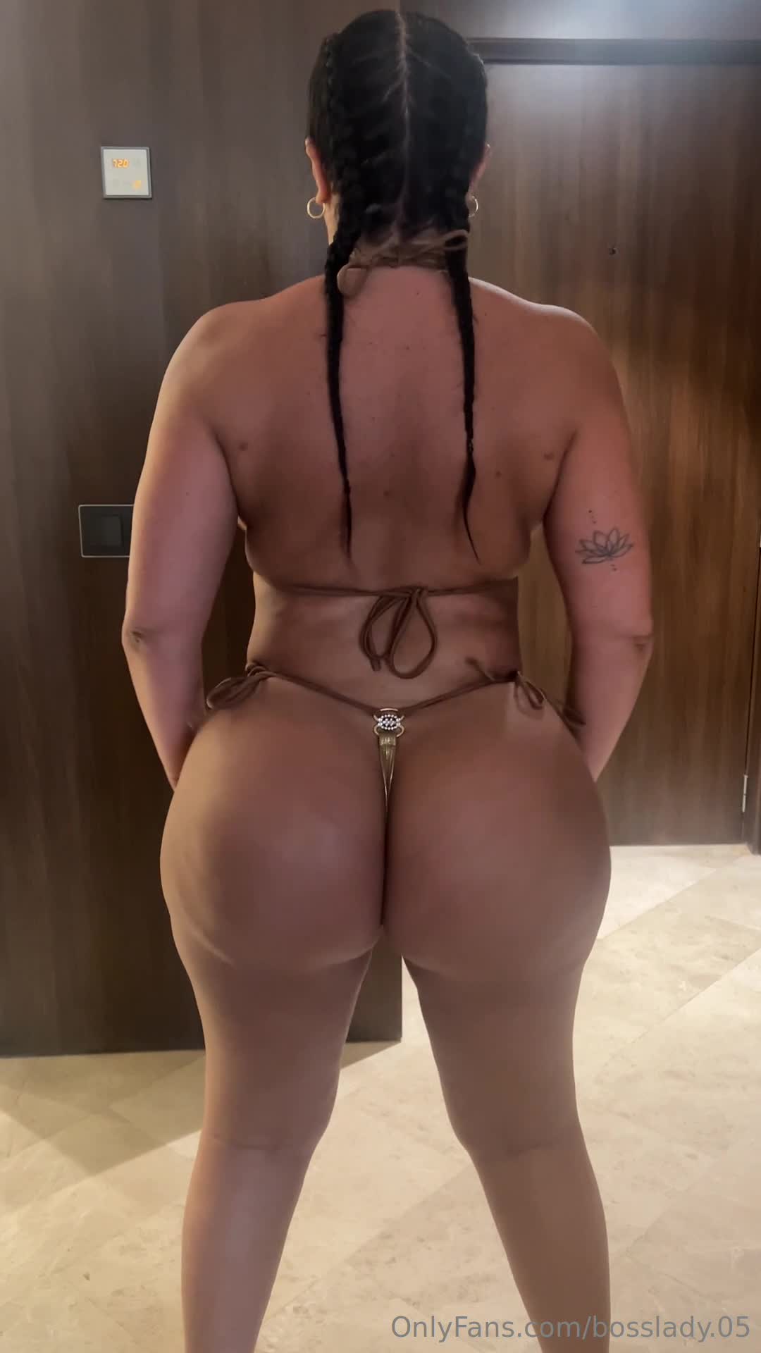 Hollyui2's snapchat video thumbnail